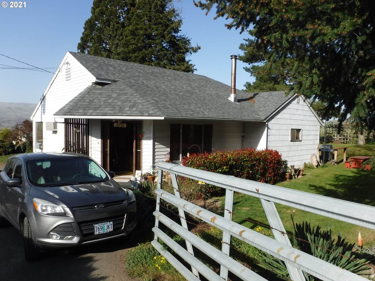 2823 12TH St - Photo 1