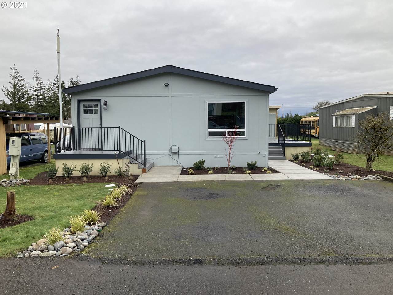 10400 72ND Ave - Photo 1