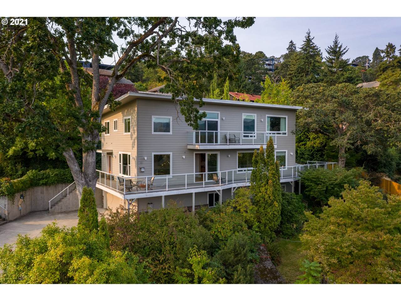 414 3RD St - Photo 1