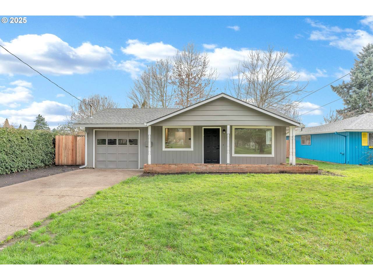 398 21ST St - Photo 1