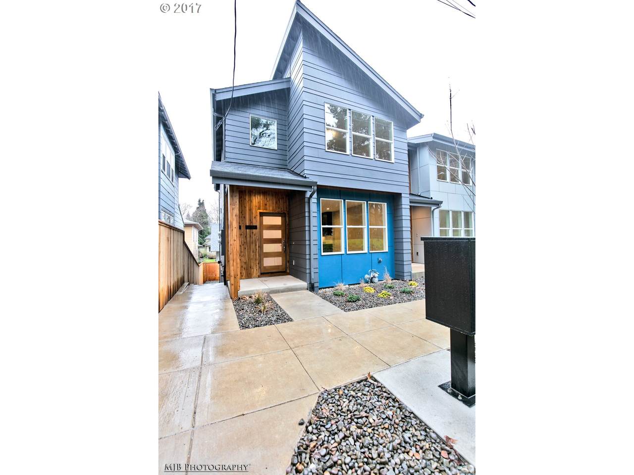 2422 Morrison St - Photo 1