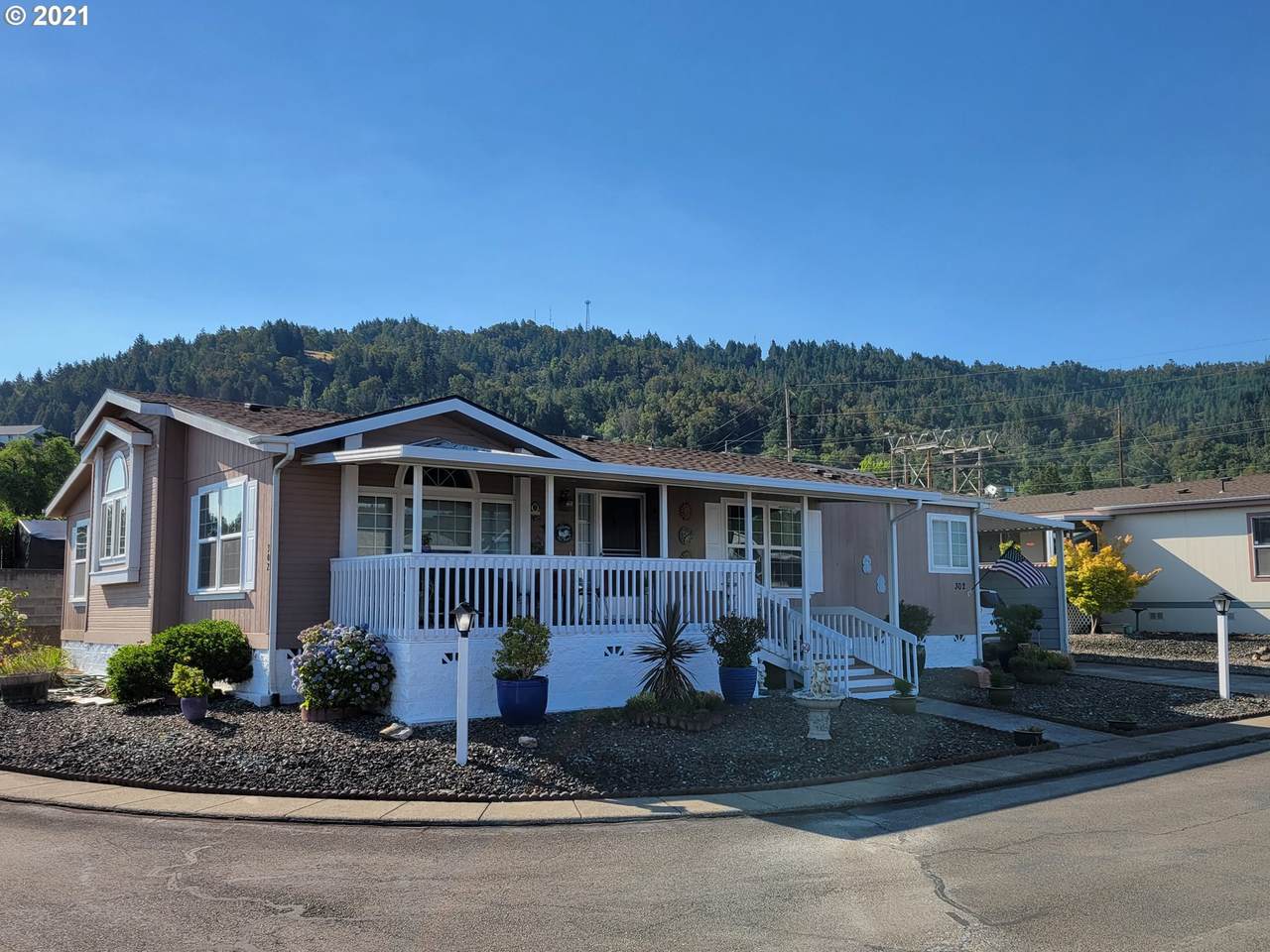 302 Riverridge Ave - Photo 1