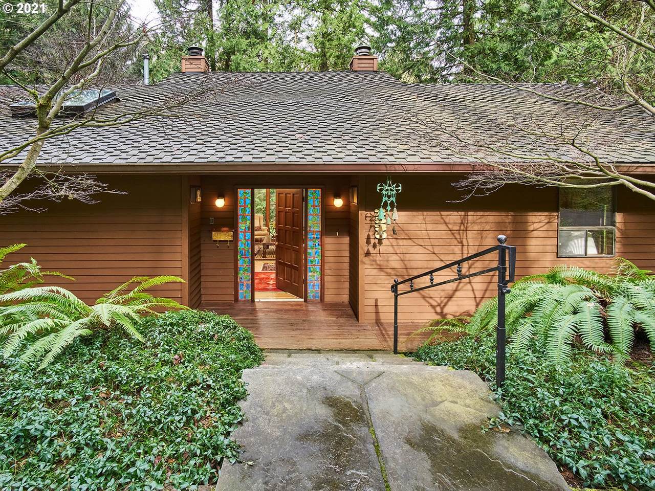 2530 Sherwood Dr - Photo 1