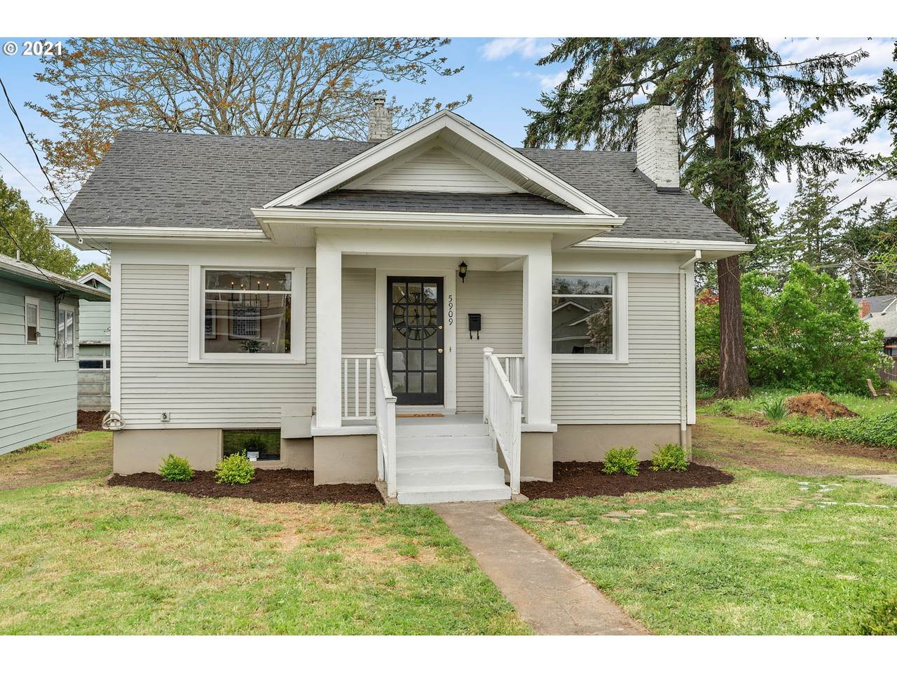 5909 Harold St - Photo 1