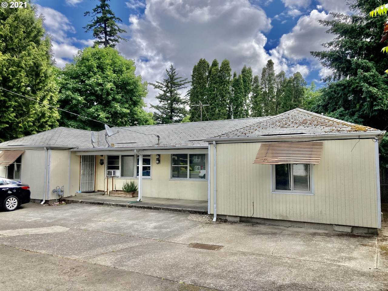 2322 121ST Ave - Photo 1