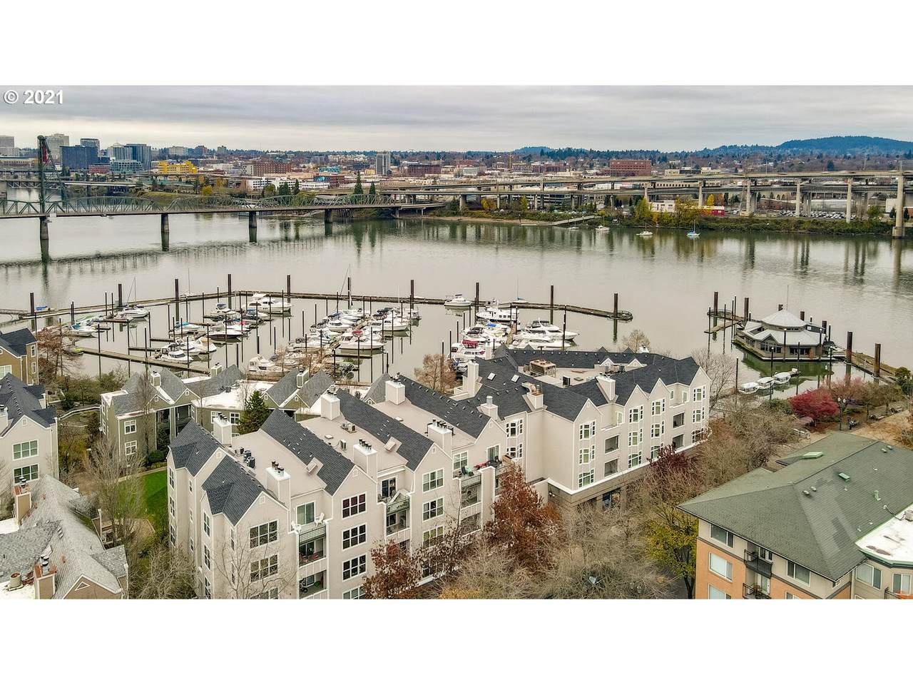305 Montgomery St - Photo 1