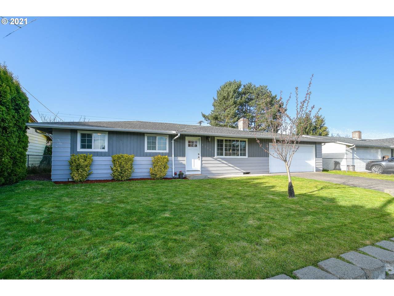 11900 80TH St - Photo 1