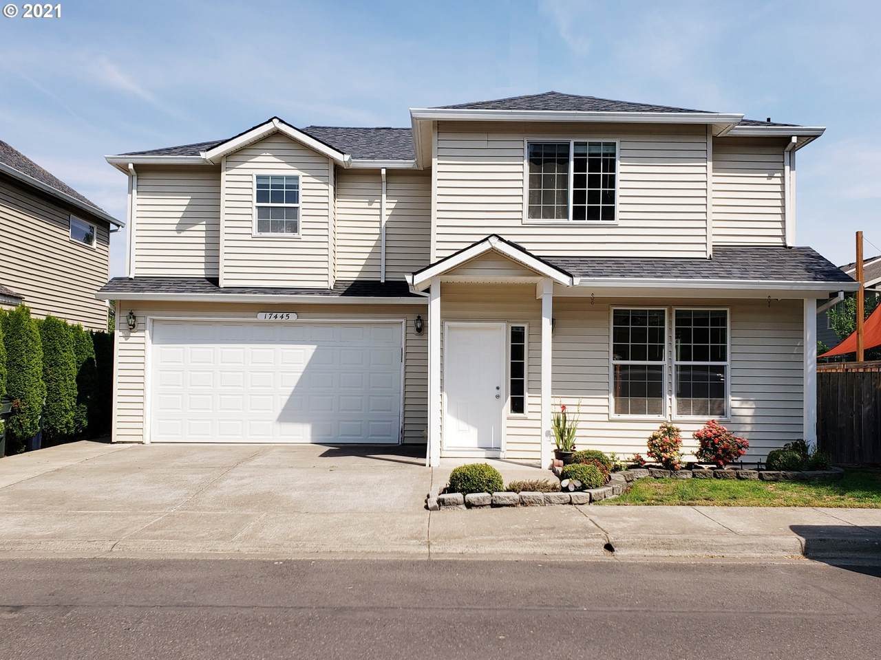 17445 Roger Ln - Photo 1