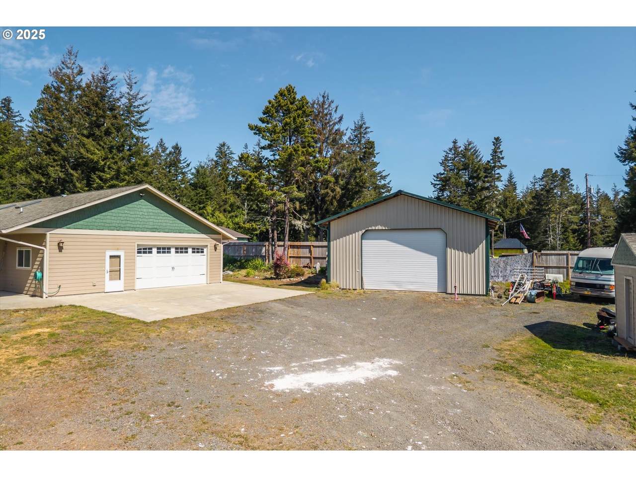 https://bt-photos.global.ssl.fastly.net/portland/1280_boomver_1_215525060-2.jpg