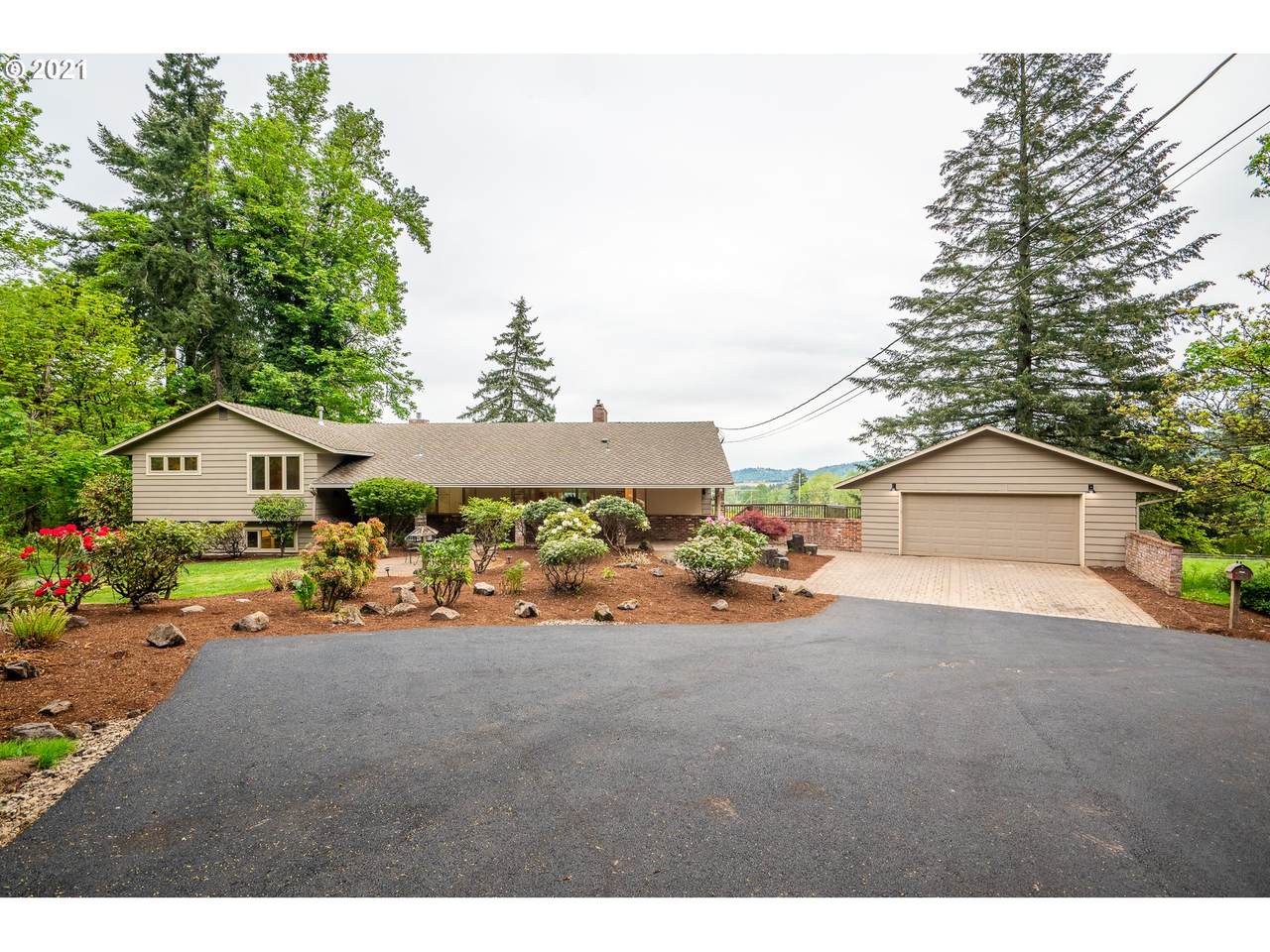 16700 Maple Hill Ln - Photo 1