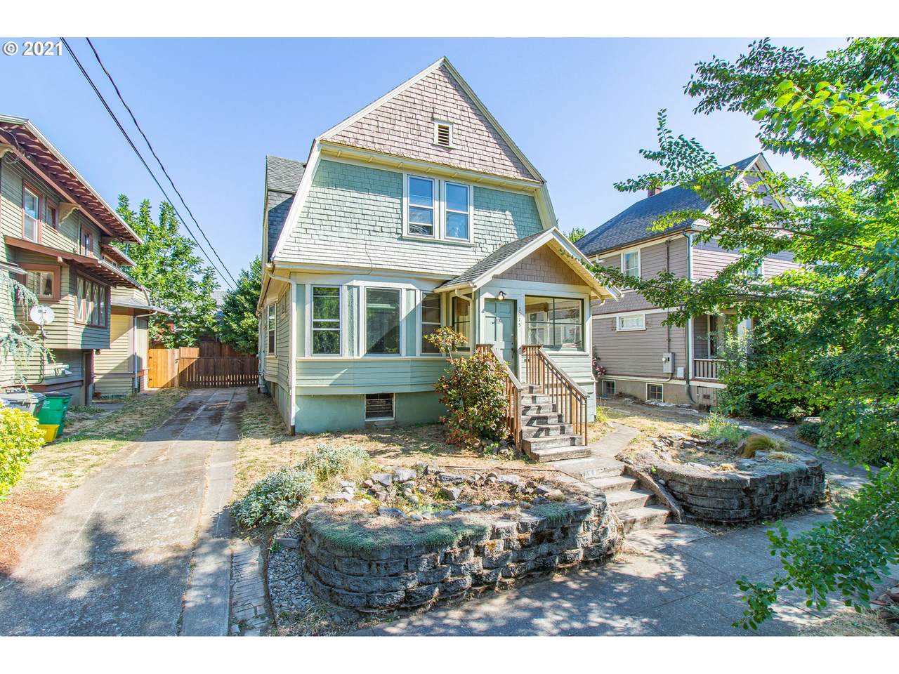 3915 Main St - Photo 1