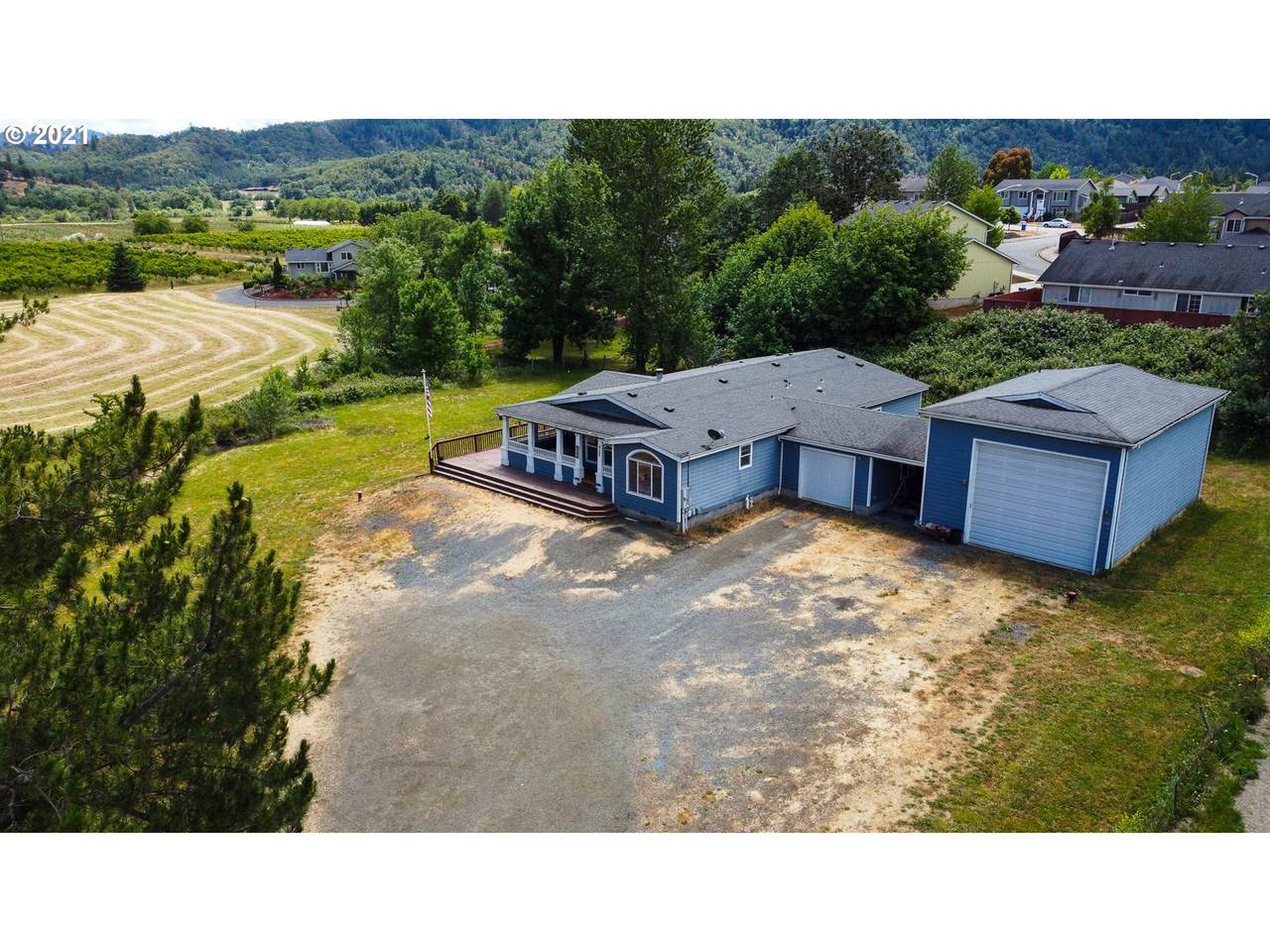425 Brosi Orchard Rd - Photo 1