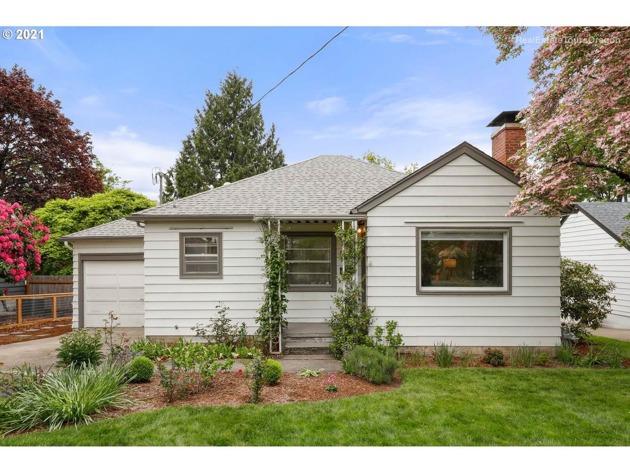 3221 Primrose St - Photo 1