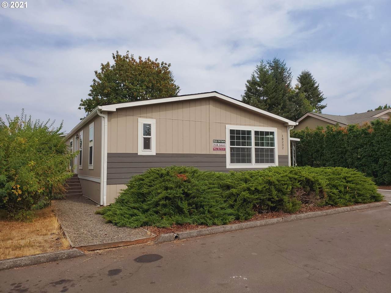 18232 Treetop Dr - Photo 1