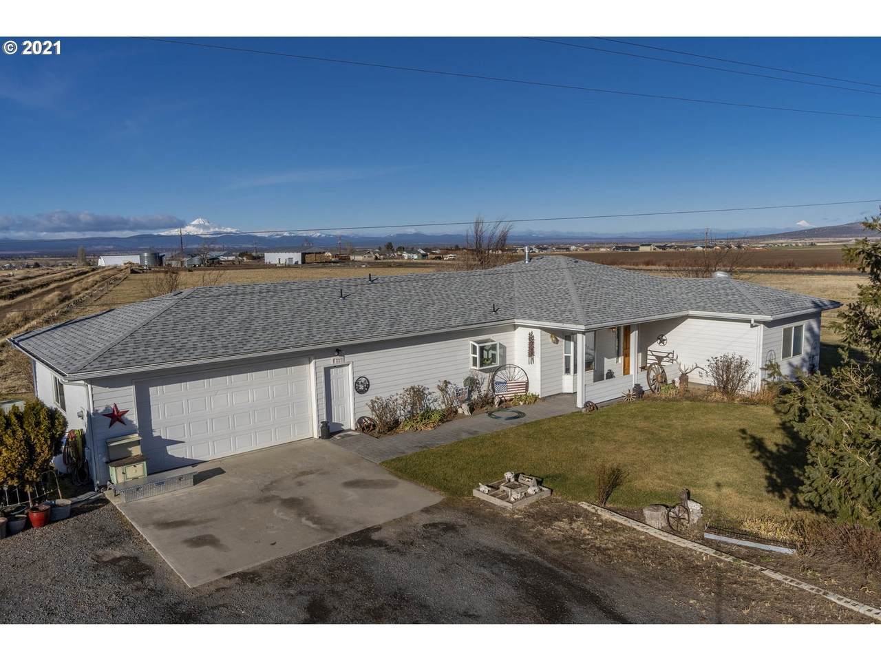 3227 Iris Ln - Photo 1