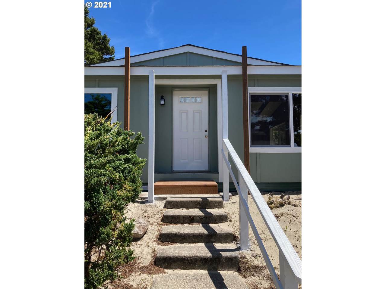475 Myeena Loop - Photo 1