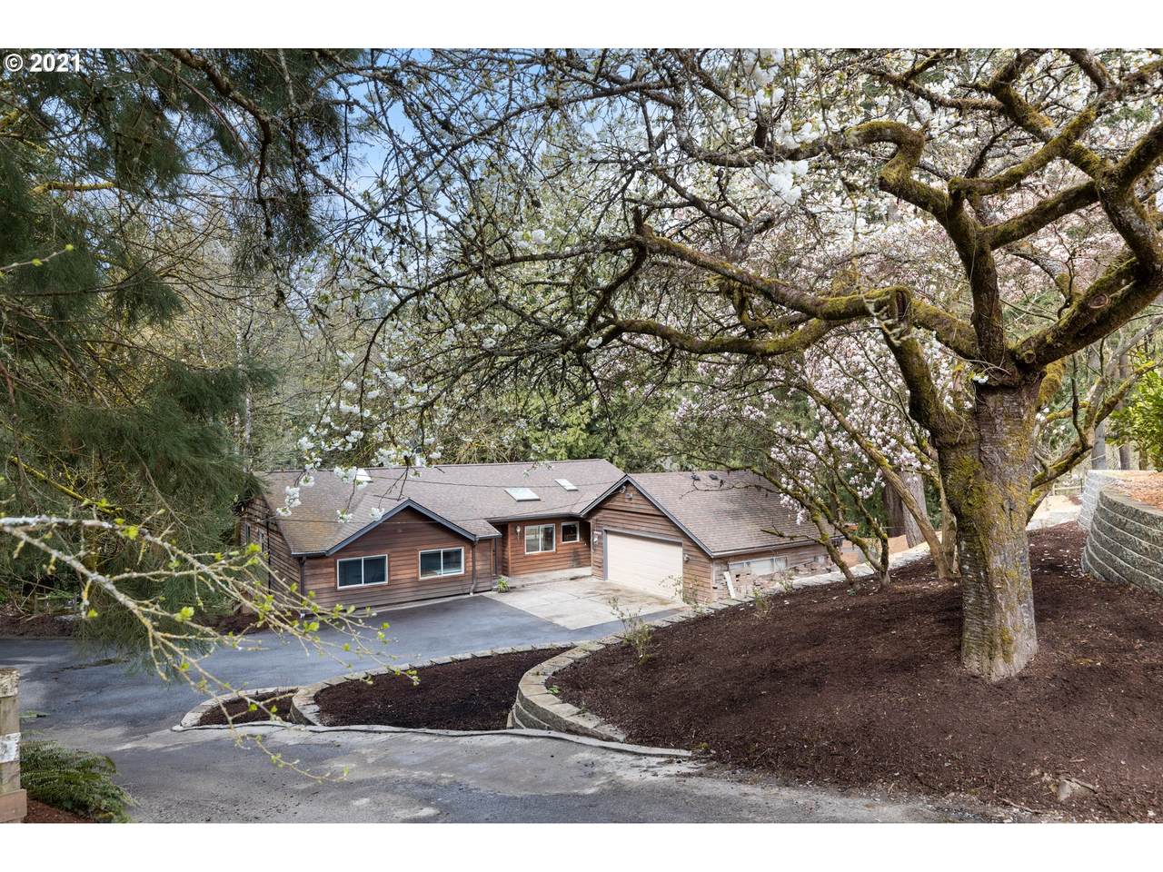 28915 Wilsonville Rd - Photo 1