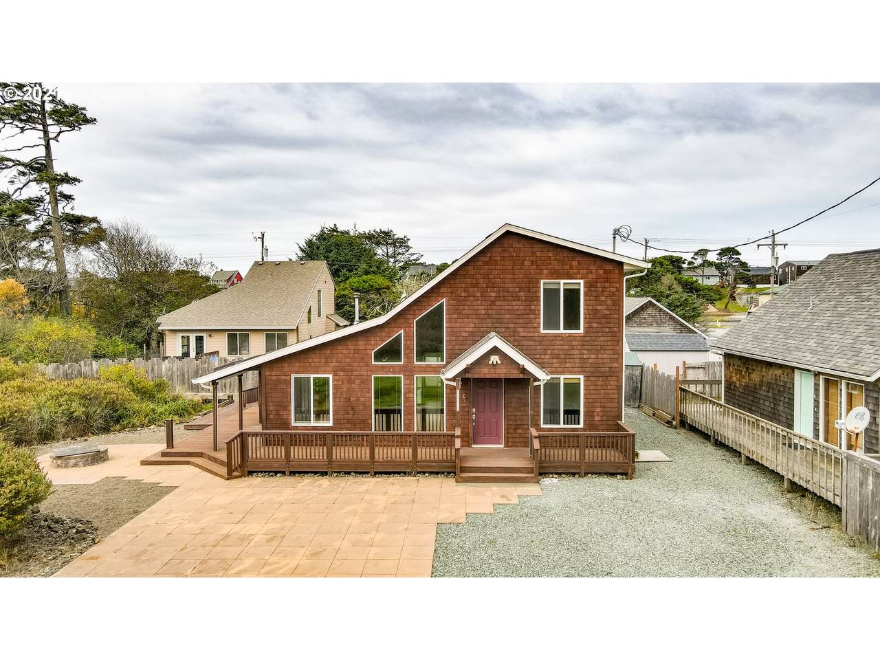 553 Coral St - Photo 1
