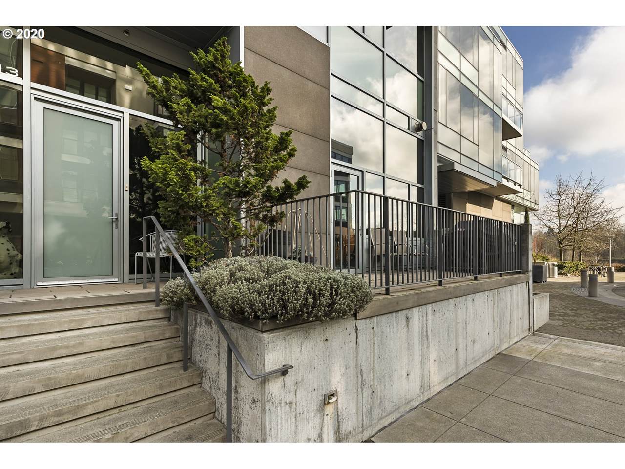 841 Gaines St - Photo 1