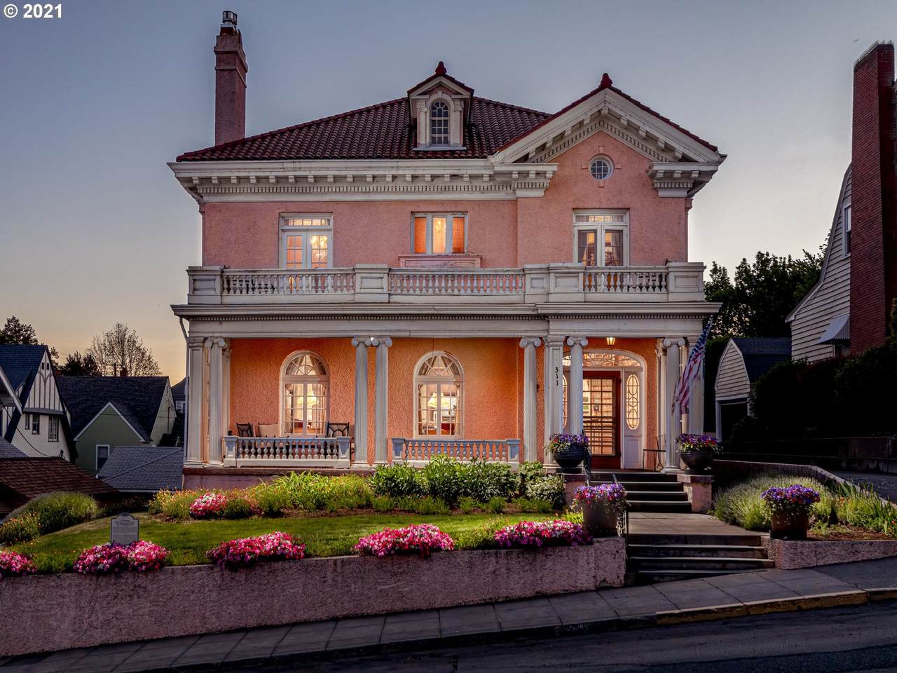 311 Main St - Photo 1