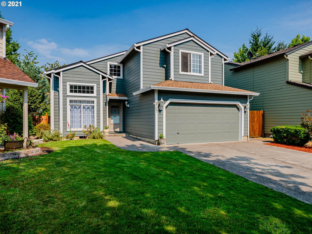 2101 183RD Ave - Photo 1