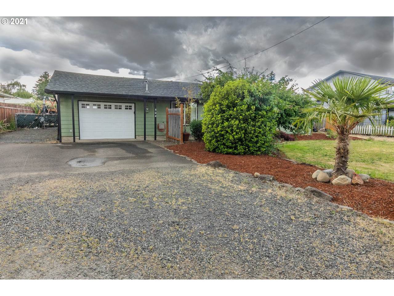 504 Ridings Ave - Photo 1