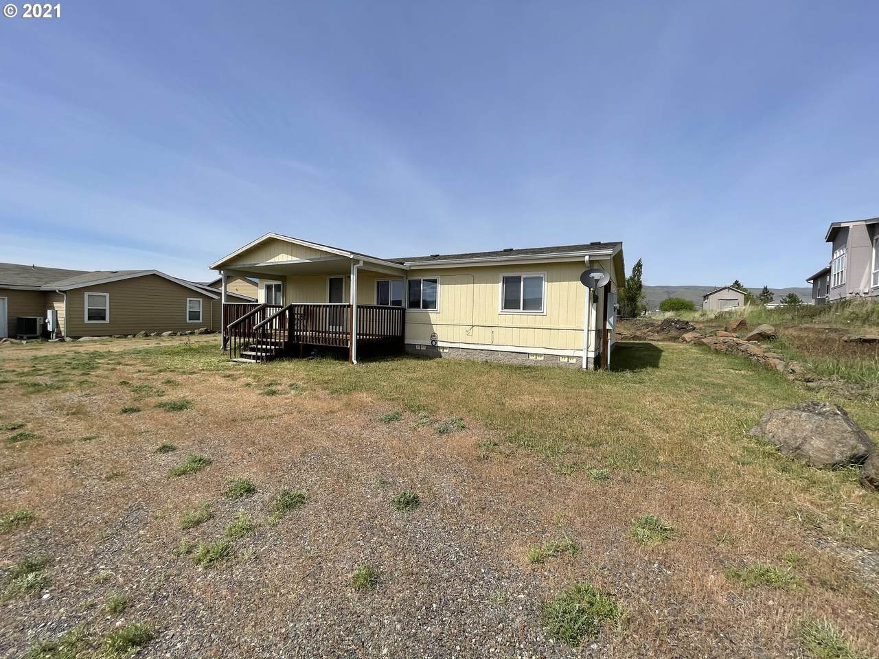 411 Sunridge Ave - Photo 1
