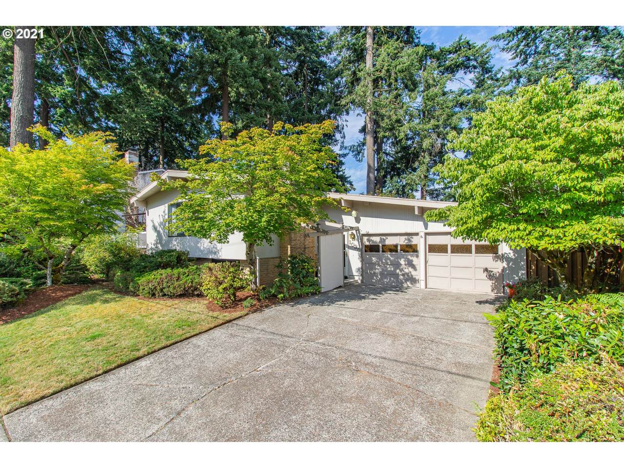 1035 176TH Ave - Photo 1