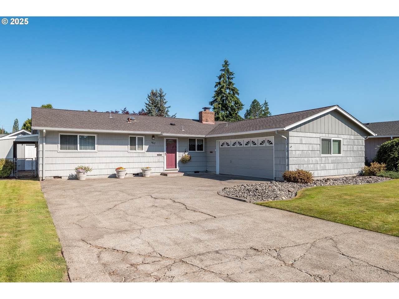 1617 Susan Ave - Photo 1
