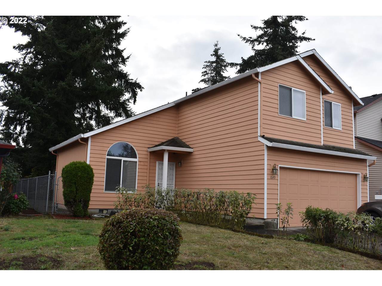1649 162ND Ave - Photo 1