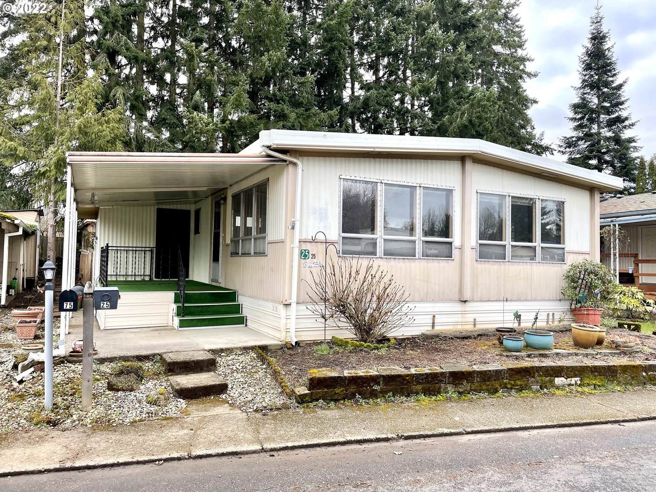 570 10TH Ave - Photo 1