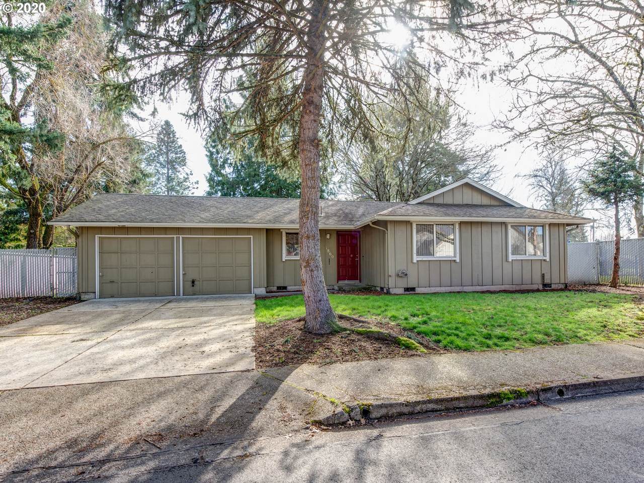 1860 Brewer Ave - Photo 1