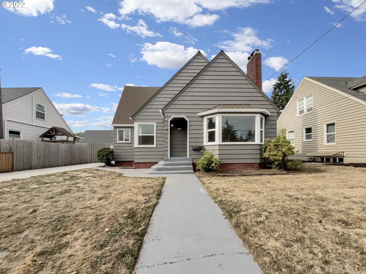 4921 52ND Ave - Photo 1
