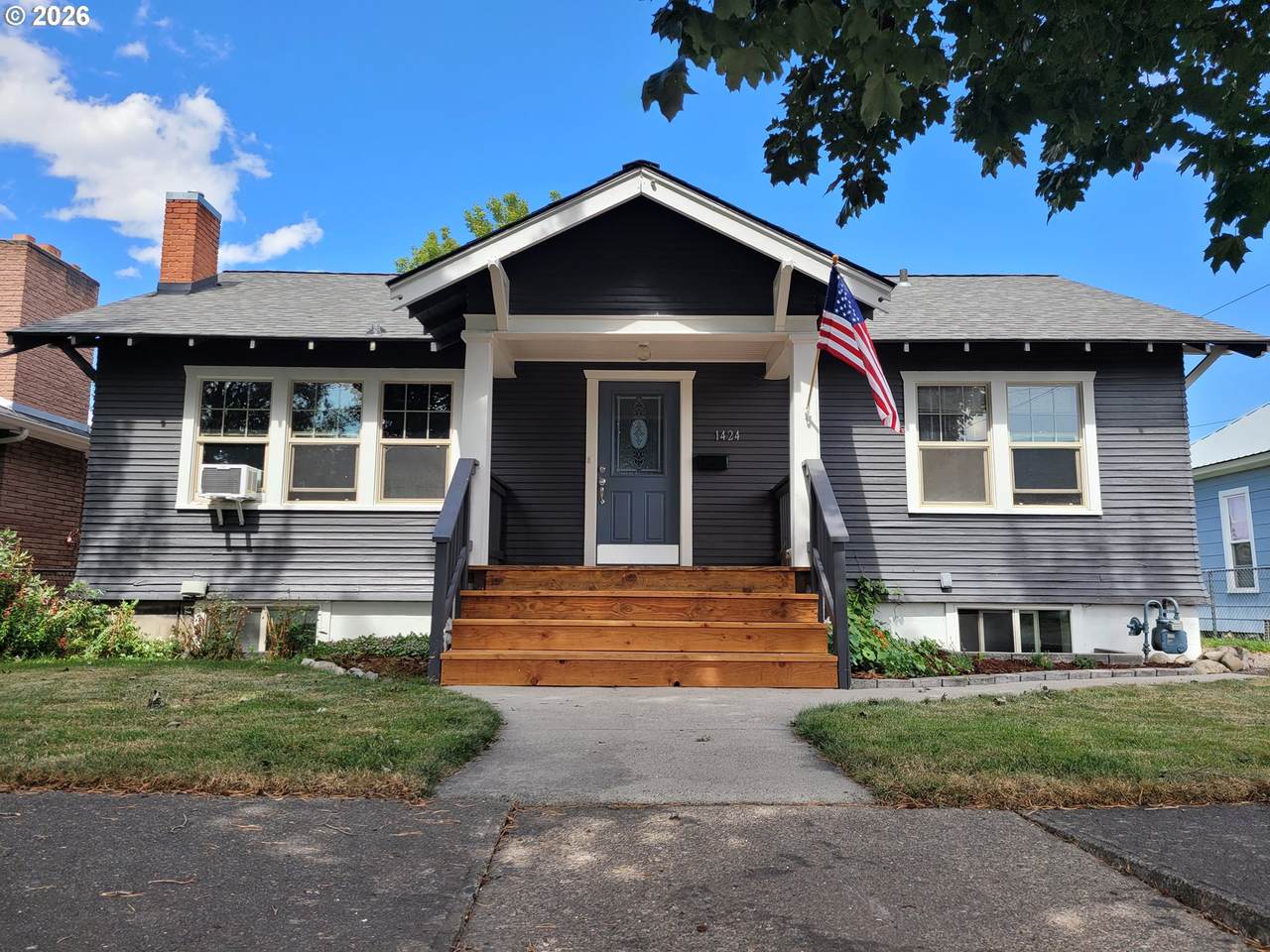 1424 Broadway St - Photo 1