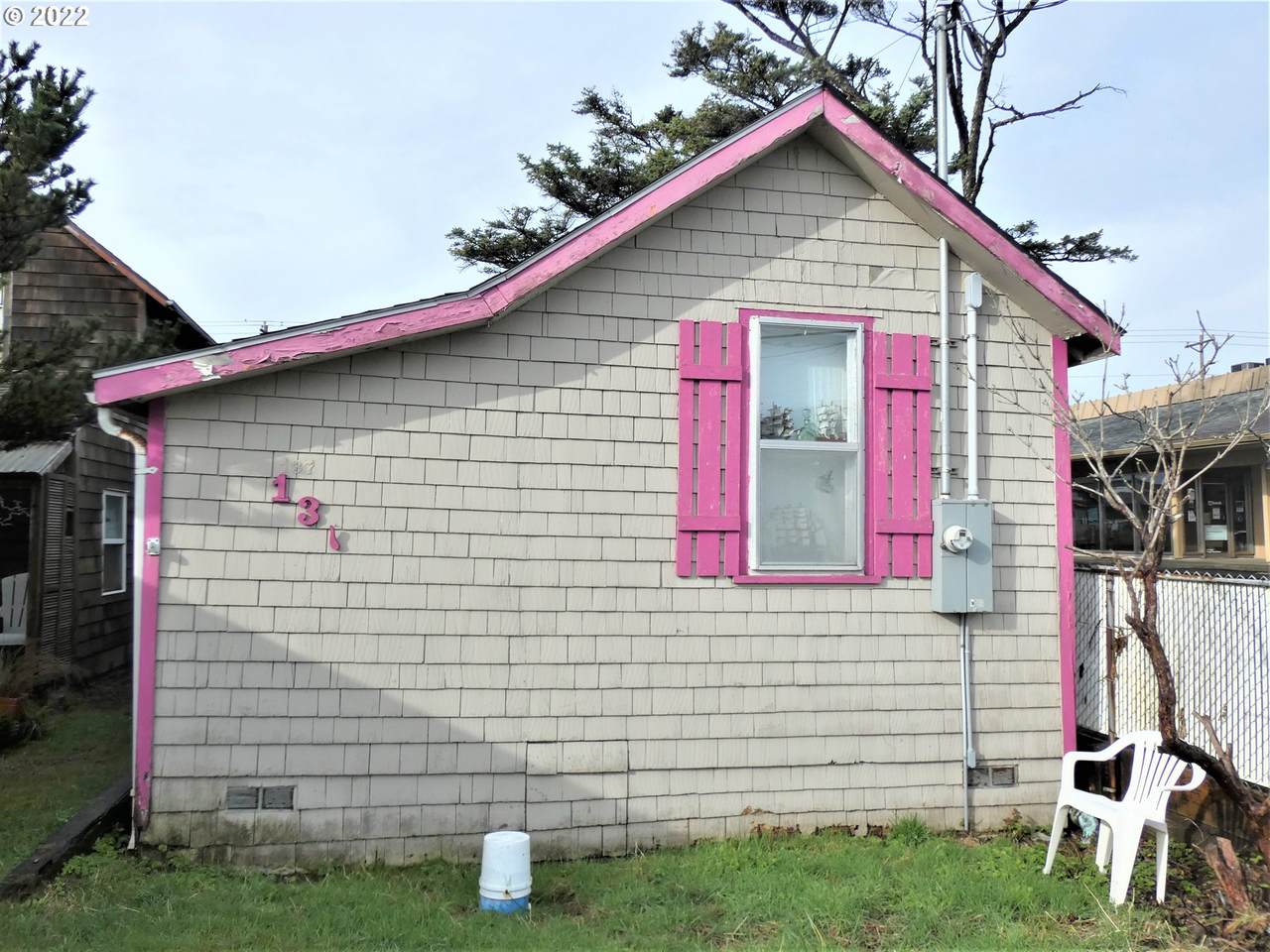137 Beacon St - Photo 1