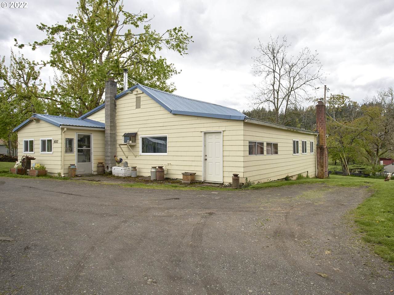 16007 Holcomb Blvd - Photo 1