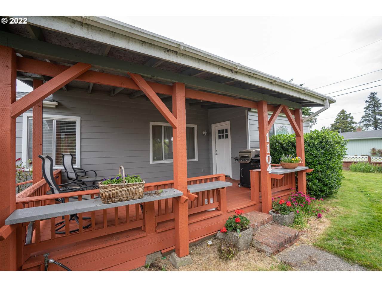 1104 8TH St - Photo 1