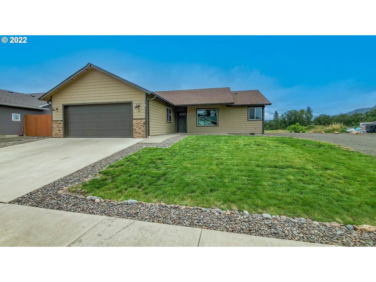 110 Streamside Ln - Photo 1