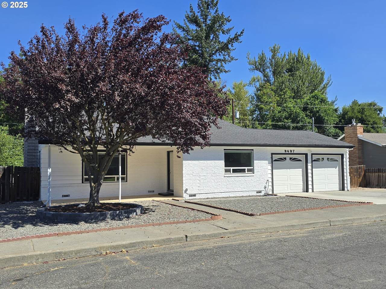 2437 Wright Dr - Photo 1
