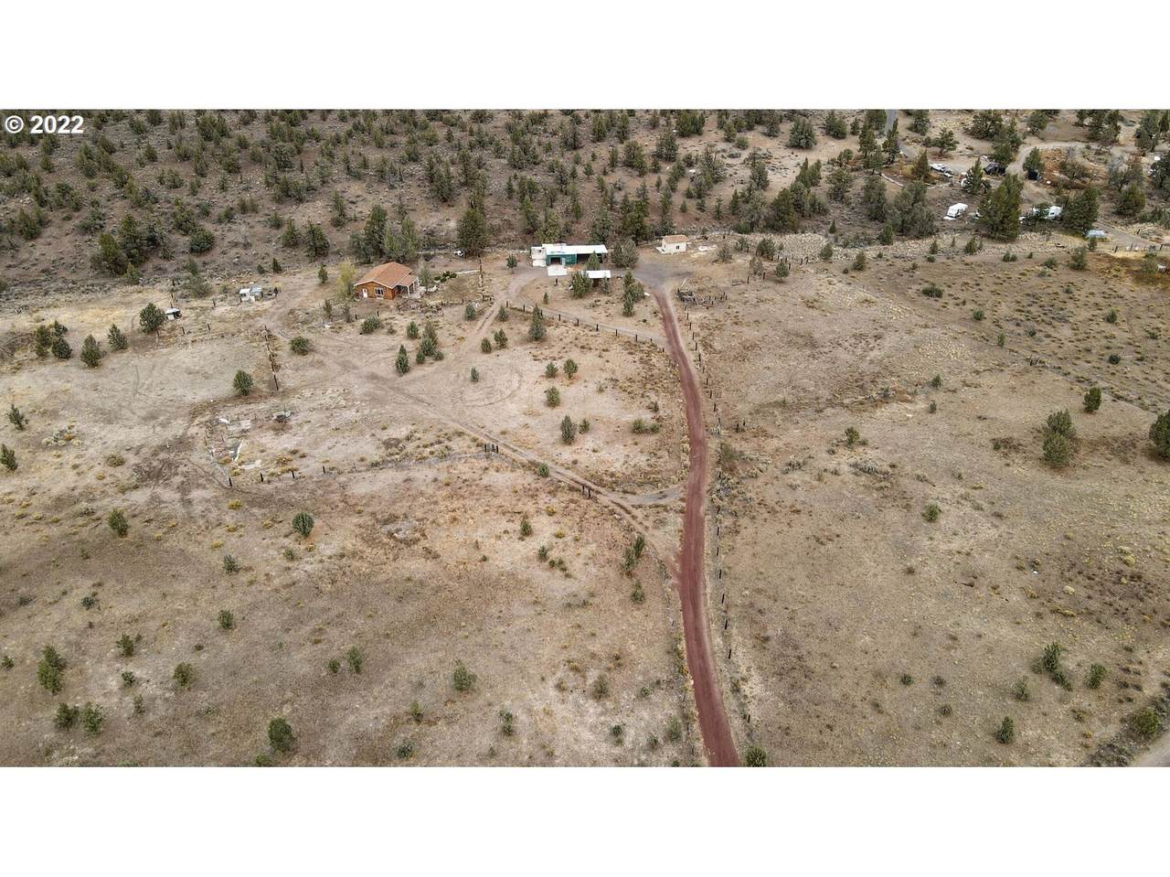 1195 Maple Ln - Photo 1