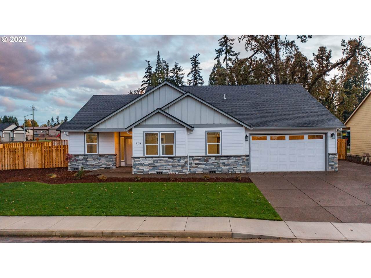 508 Aspen St - Photo 1