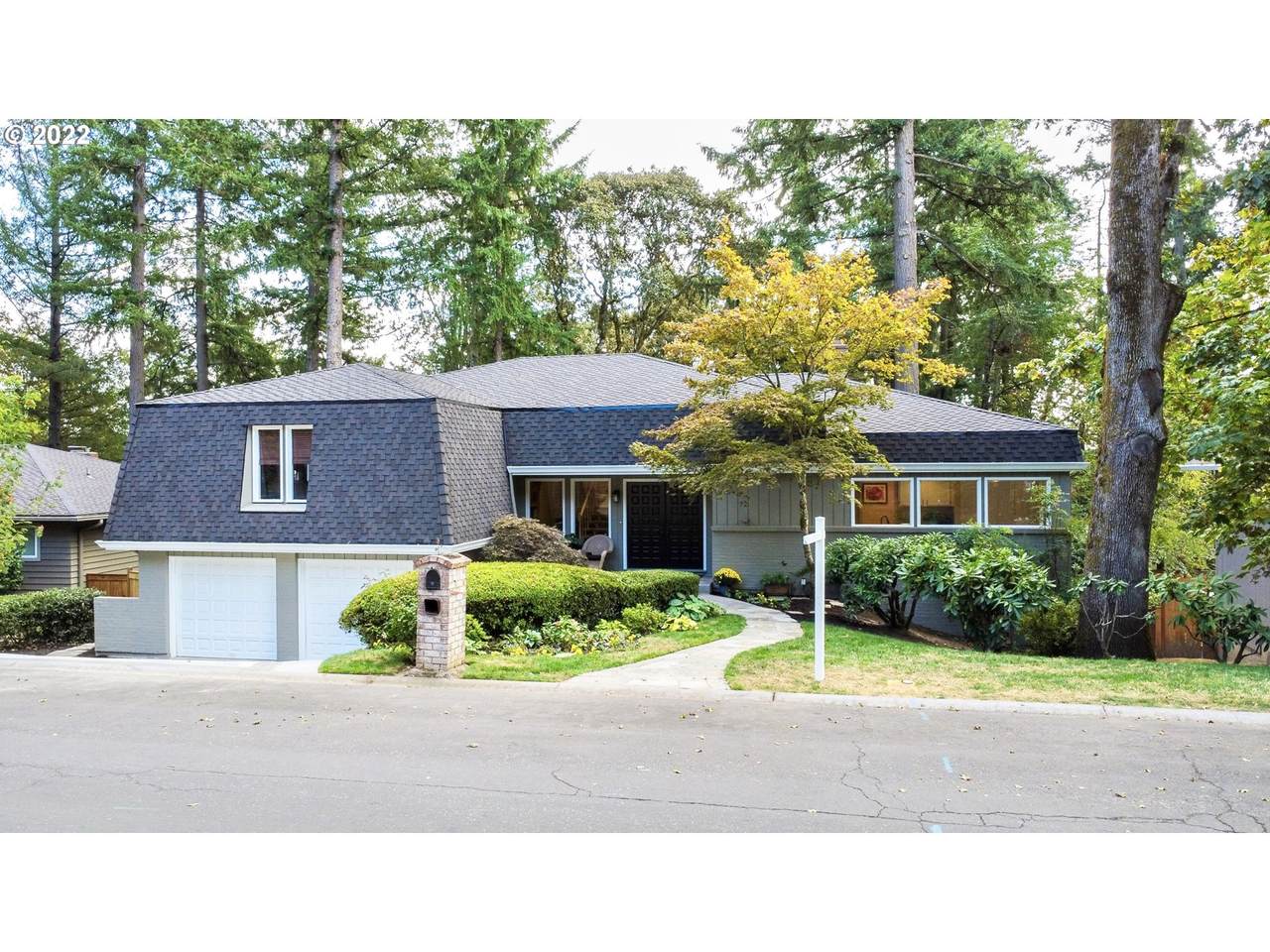 72 Touchstone - Photo 1