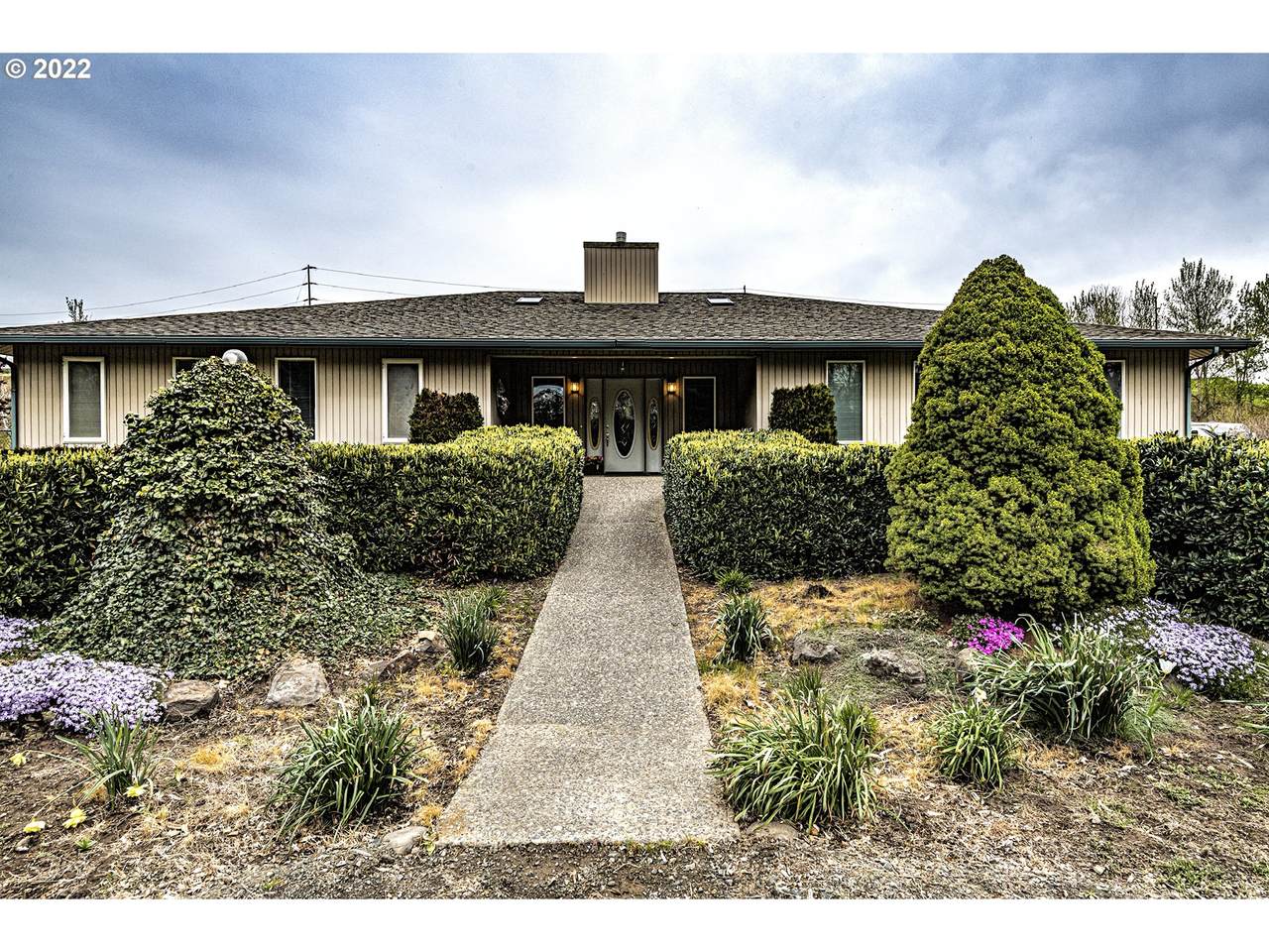 205 5TH Ave - Photo 1