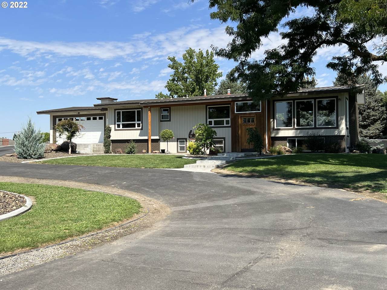 213 Mckinney Ave - Photo 1