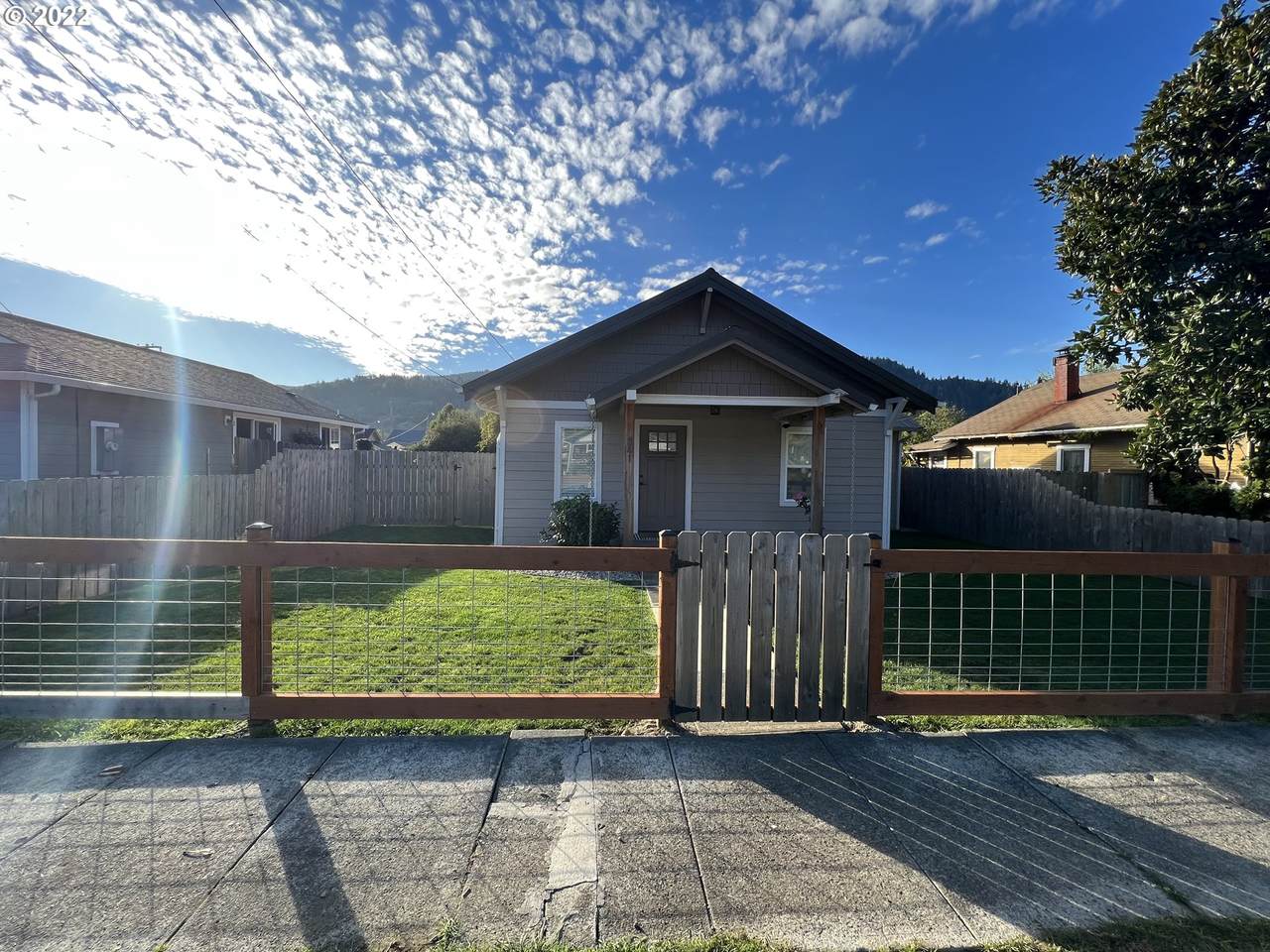 341 4TH Ave - Photo 1