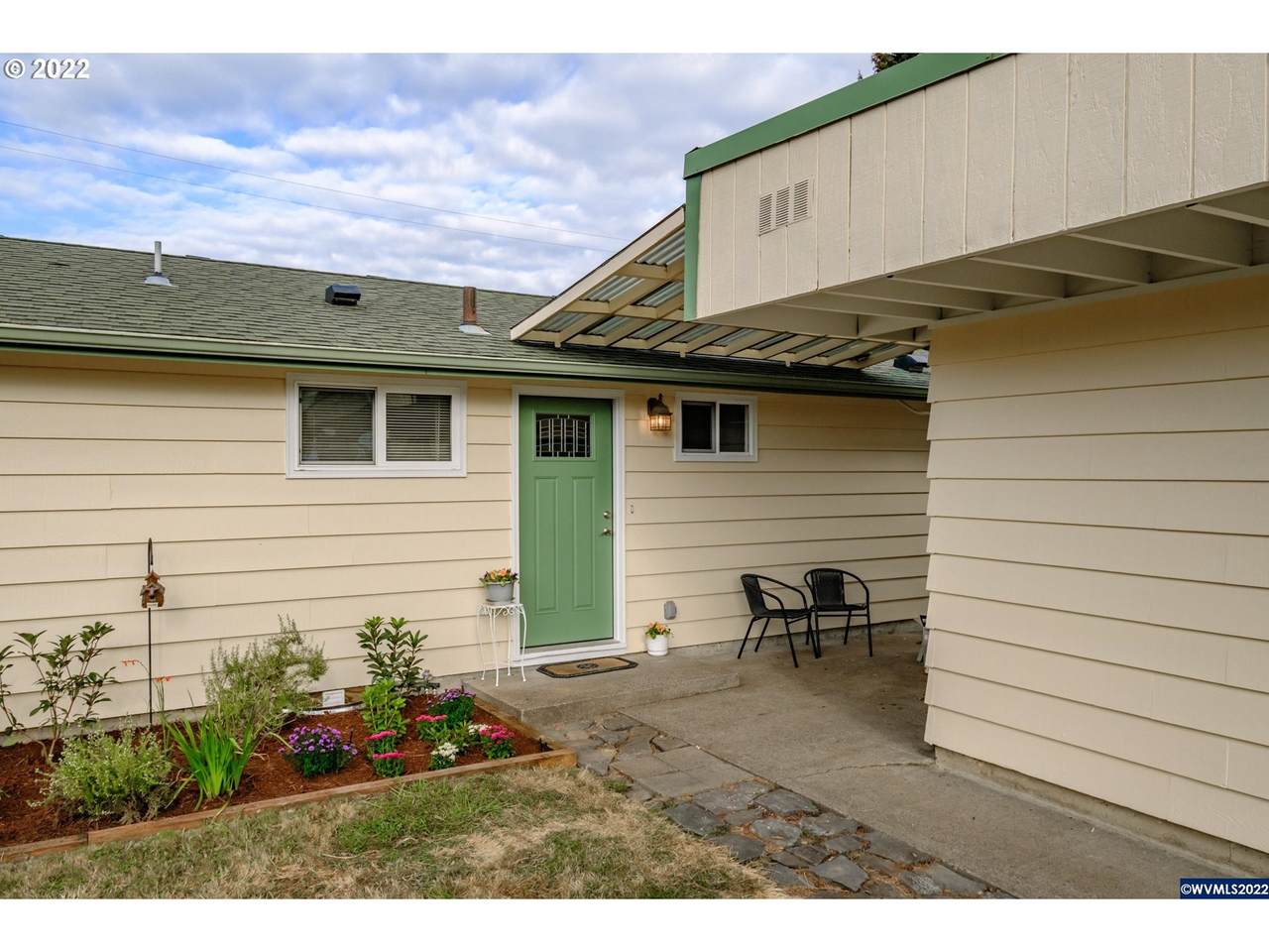 2220 Highland Dr - Photo 1