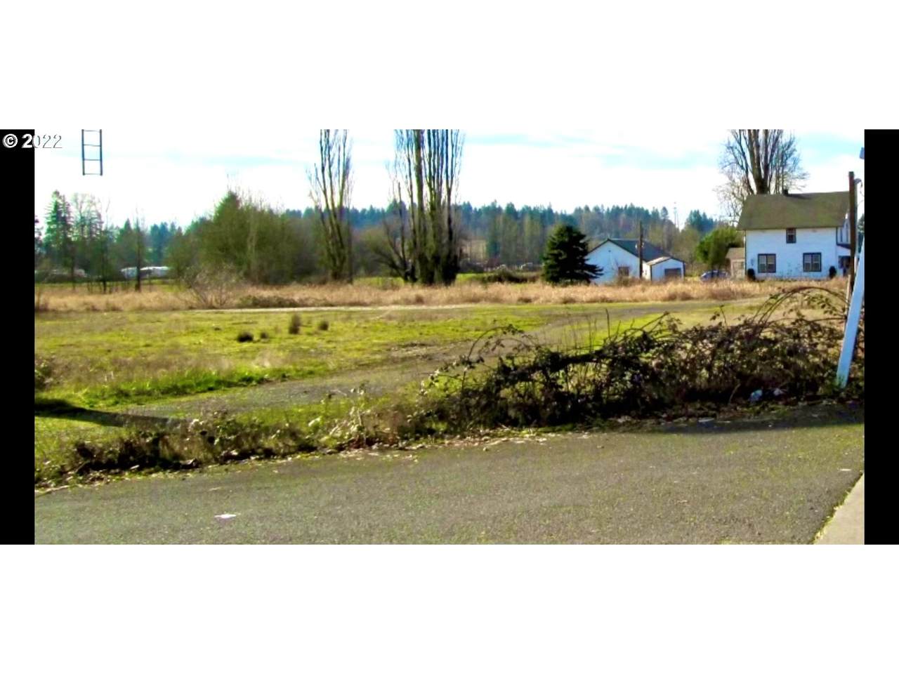 2515 Main St - Photo 1