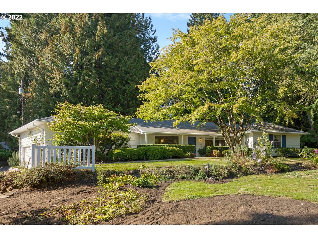 7501 Canyon Rd - Photo 1
