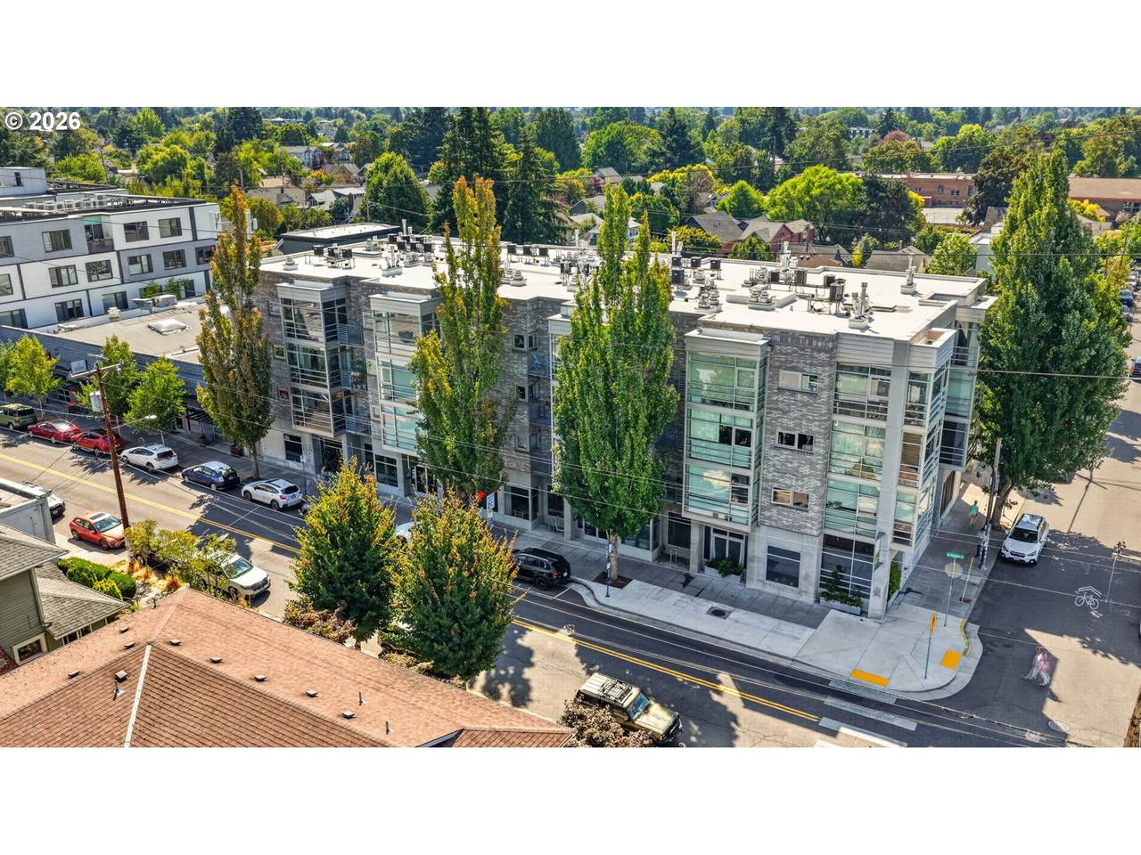 910 42ND Ave - Photo 1