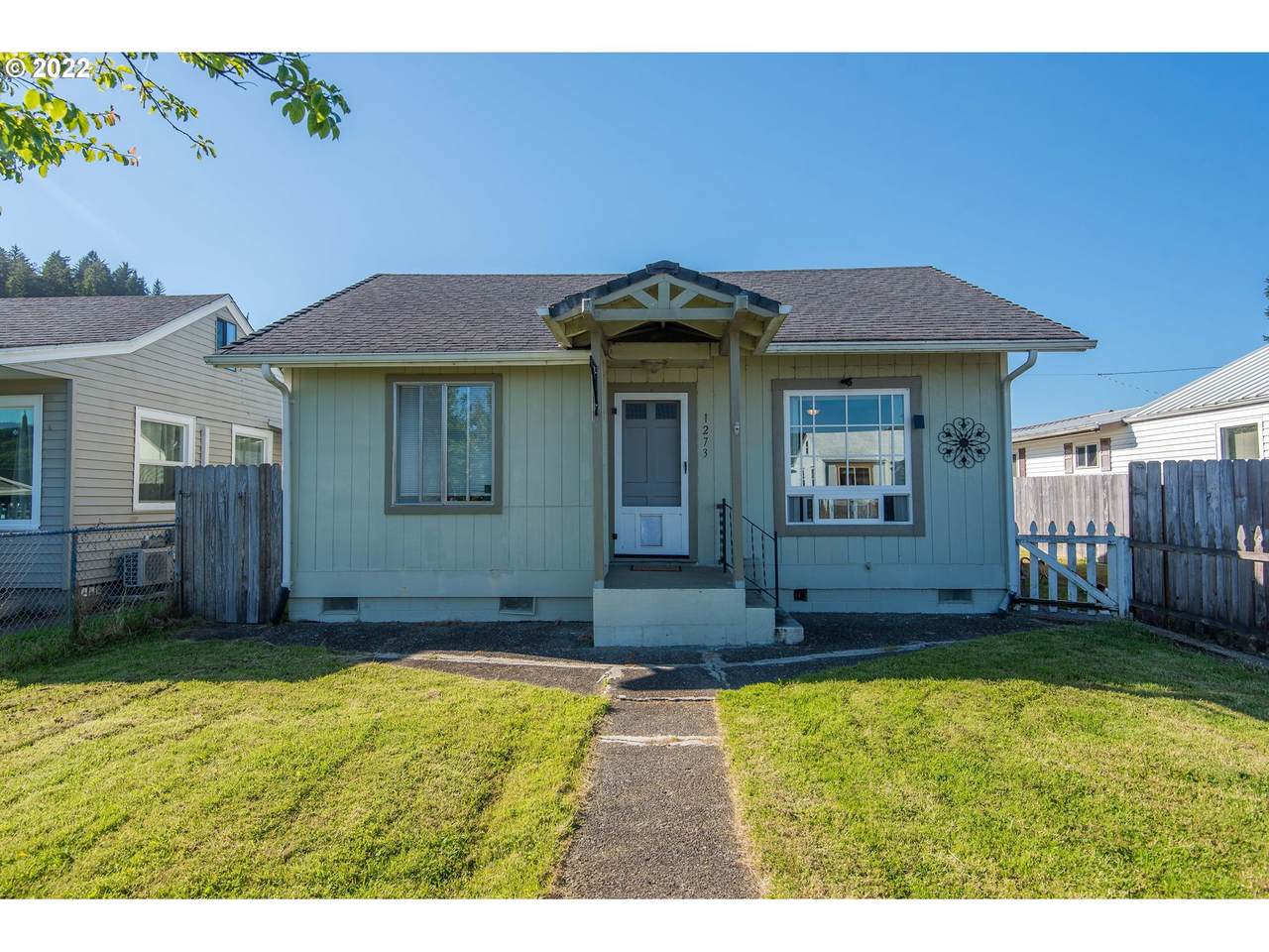 1273 Ivy Ave - Photo 1
